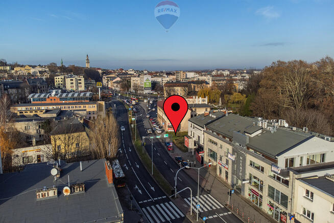 Działka pod zabudowę usługowo-handlowo-mieszkalną.