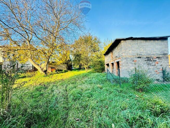 Działka budowlana 1766 m² z garażem – Niedobczyce