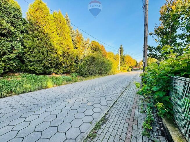 Działka budowlana 1766 m² z garażem – Niedobczyce