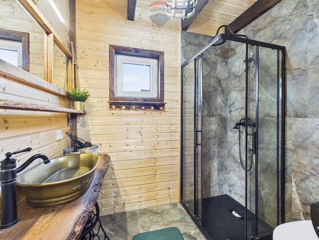 Kompleks sześciu domków letniskowych