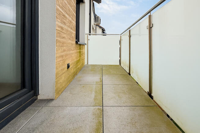 Gotowiec inwestycyjny-3 studia +4 pok. poddasze