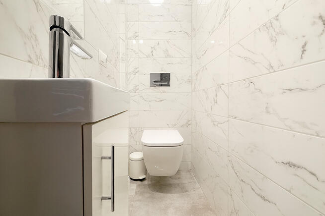 Gotowiec inwestycyjny-3 studia +4 pok. poddasze