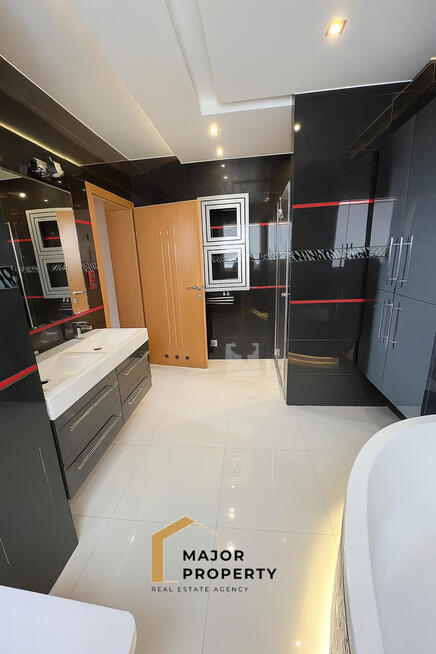 Kamienica z lokalem usługowym i mieszkalnym