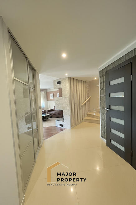 Kamienica z lokalem usługowym i mieszkalnym