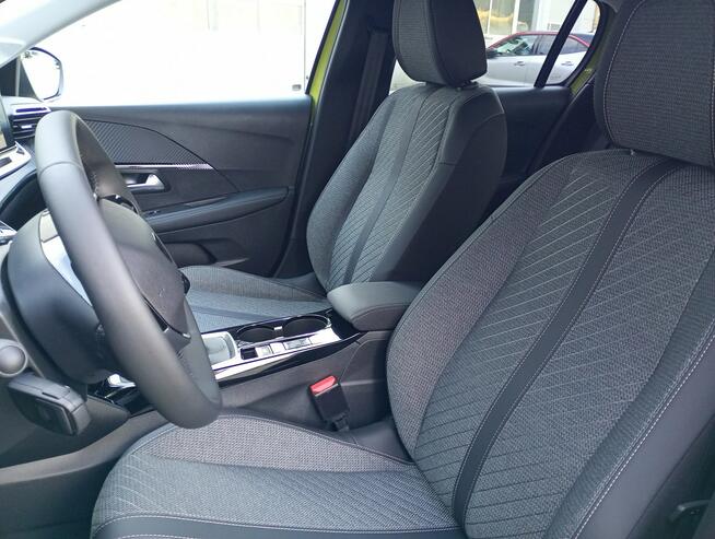 Peugeot 208 Allure 1.2 100KM pakiety Vision nav, Drive assist