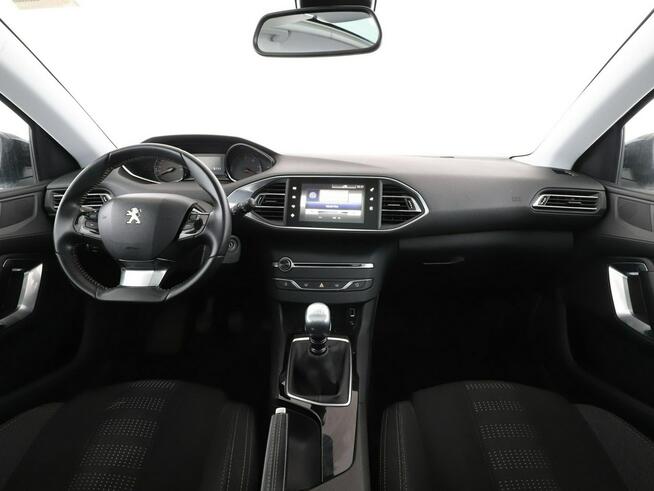 Peugeot 3008 klima auto panorama navi czujniki parkowania grzane fotele