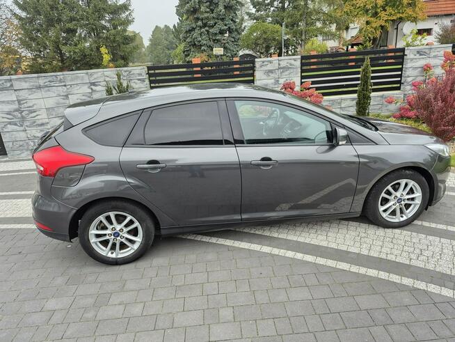 Ford Focus 1.5tdci navi bezwypadkowy alufegi pdc
