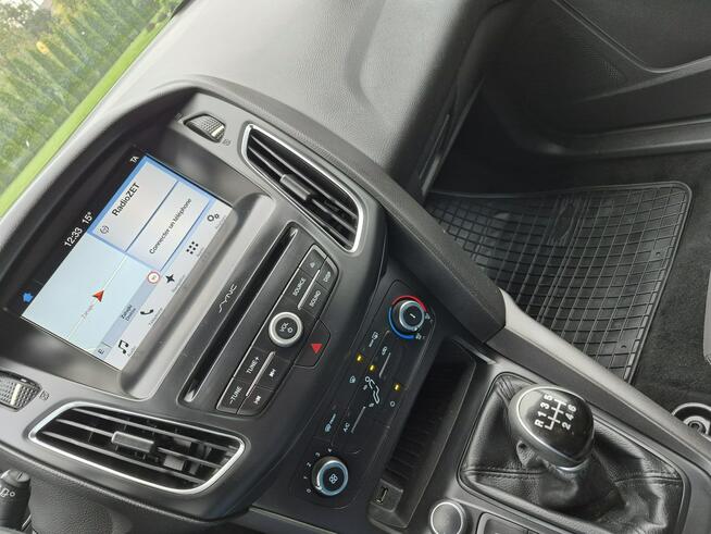 Ford Focus 1.5tdci navi bezwypadkowy alufegi pdc