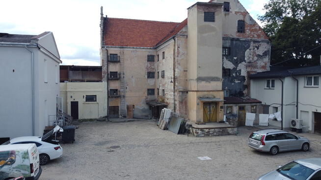 Kompleks budynków przy ul. 6 Sierpnia w Puławach..