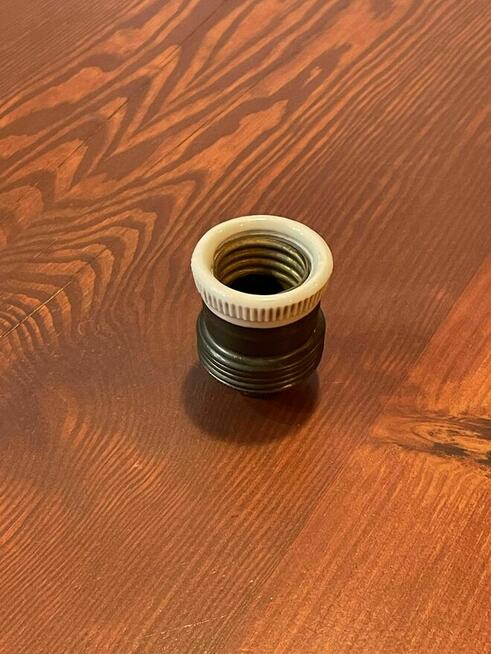 Stara oprawka stalowa z porcelanką E27