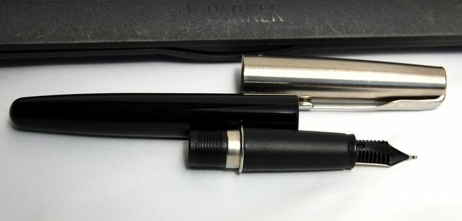 Parker Frontier made in U.K., 2000 r. pióro wieczne czarne