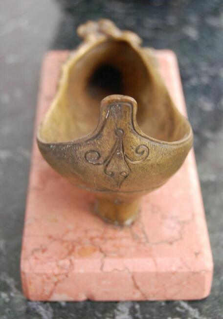 Barokowy but, popielniczka, mosiądz, różowy marmur, barok