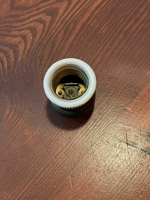 Stara oprawka stalowa z porcelanką E27