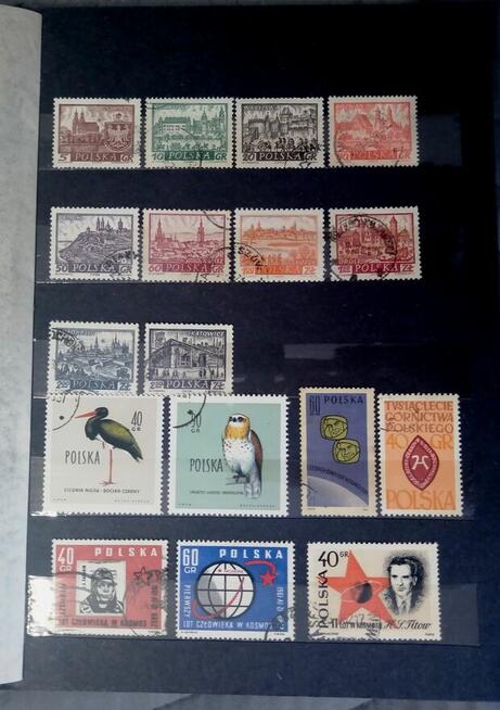 Polska. Klaser w etui z 340 znaczkami+ 4 bloczki. Sprzeda
