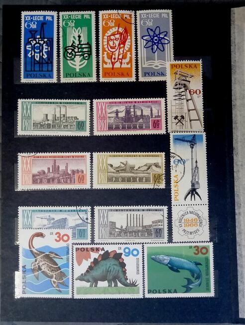 Polska. Klaser w etui z 340 znaczkami+ 4 bloczki. Sprzeda