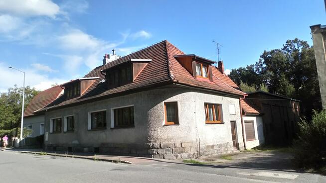 Dom z lokalem na działalność firmy