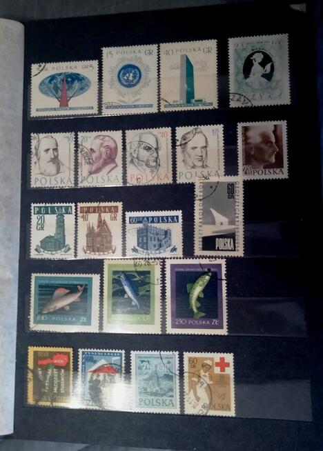 Polska. Klaser w etui z 340 znaczkami+ 4 bloczki. Sprzeda