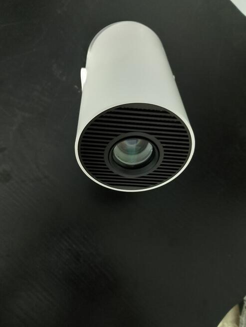 Projektor HY300