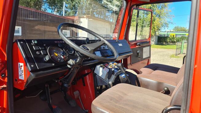 Mercedes-Benz Unimog 1300L 4×4