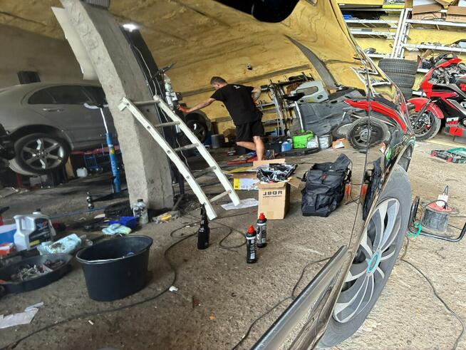 Polerowanie i detailing samochodowy