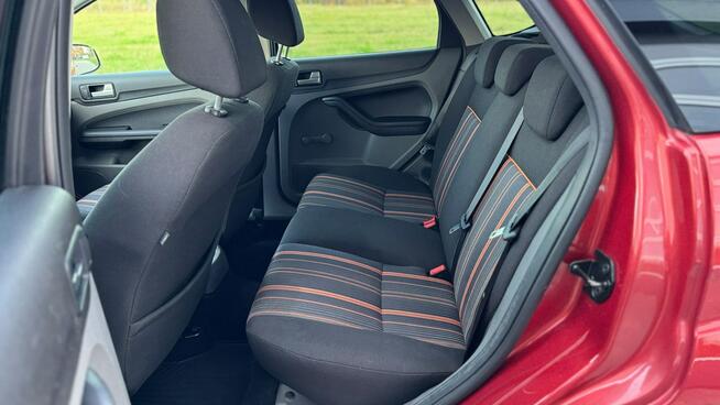 Ford Focus 1.6 benzyna, 5 drzwi, stan wzorowy, zobacz FILMY!