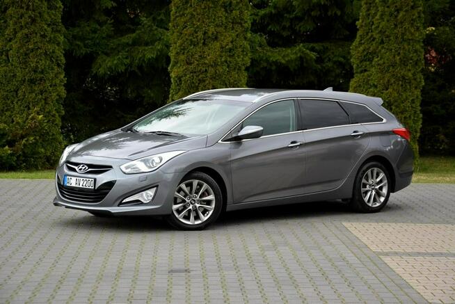 Hyundai i40 bi-Xenon Ledy Navi Kamera Klimatronic 2xParktr Keyless go ASO