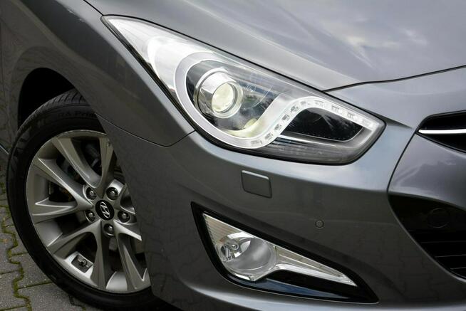 Hyundai i40 bi-Xenon Ledy Navi Kamera Klimatronic 2xParktr Keyless go ASO