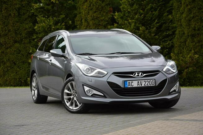 Hyundai i40 bi-Xenon Ledy Navi Kamera Klimatronic 2xParktr Keyless go ASO