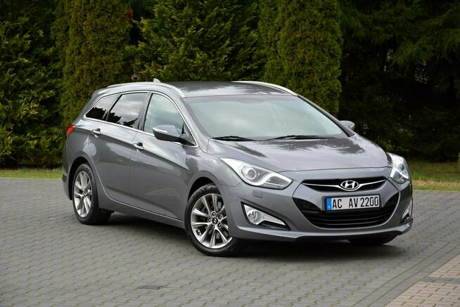 Hyundai i40 bi-Xenon Ledy Navi Kamera Klimatronic 2xParktr Keyless go ASO