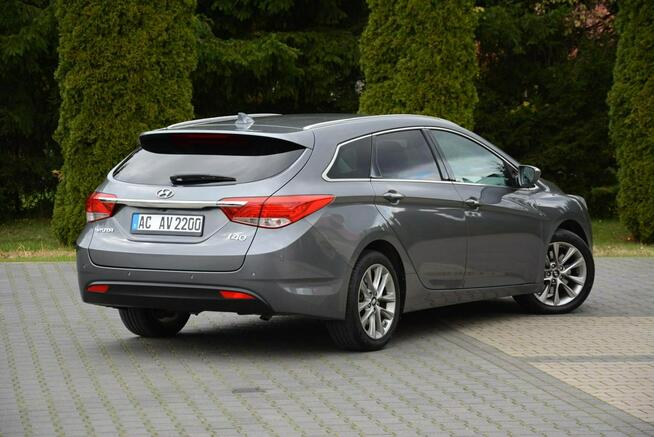 Hyundai i40 bi-Xenon Ledy Navi Kamera Klimatronic 2xParktr Keyless go ASO