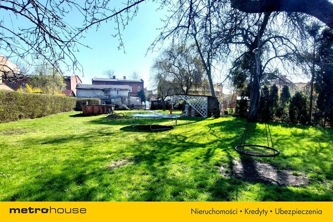 Dom z cegły Kończyce Zabrze, działka 1277 m2.