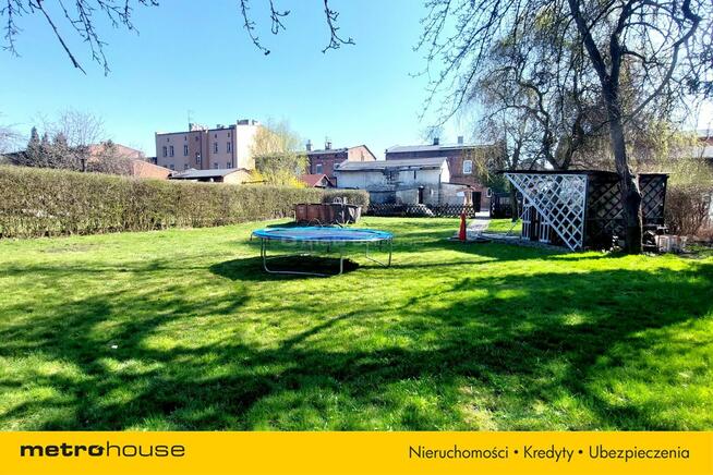 Dom z cegły Kończyce Zabrze, działka 1277 m2.