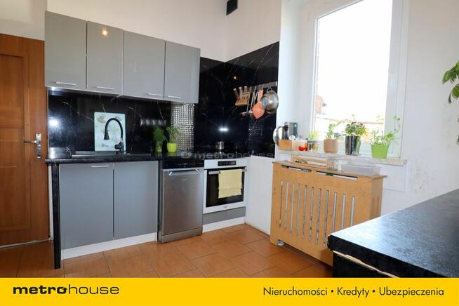 Dom z cegły Kończyce Zabrze, działka 1277 m2.