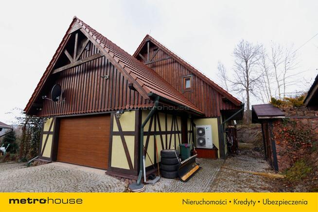 Dom na końcu świata z widokiem na góry