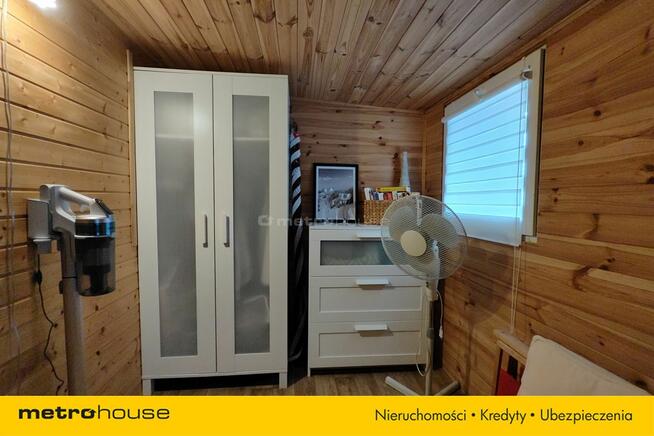 Domek rekreacyjny w lesie nad jeziorem Narie.