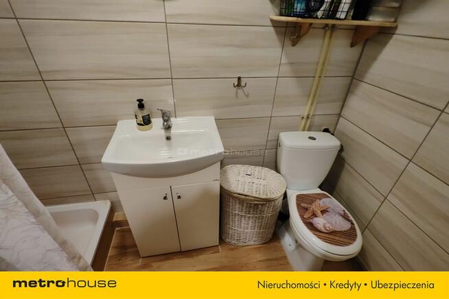 Domek rekreacyjny w lesie nad jeziorem Narie.