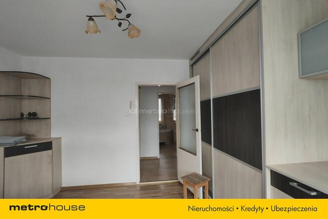 Dom z zabudowaniami gospodarczymi w Katlewie.