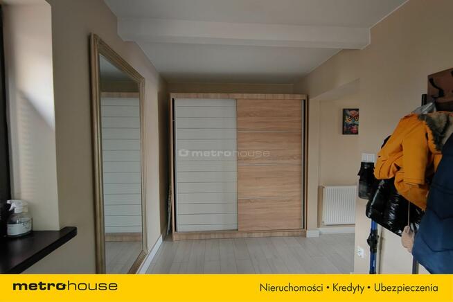 Zakład produkcji drzwi wraz z domem mieszkalnym.