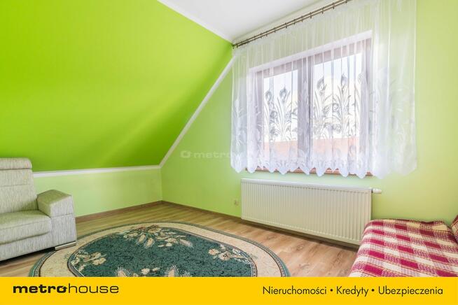 Komfortowy dom położony na obrzeżach miasta.