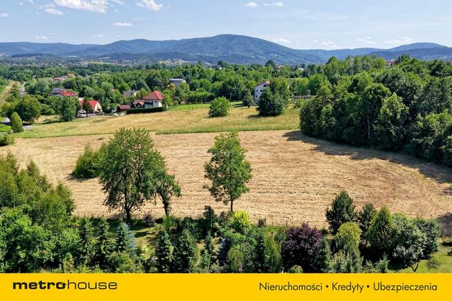 Działka w spokojnej okolicy blisko centrum miasta.