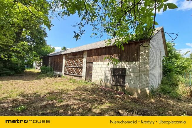 Atrakcyjna działka z zabudowaniami.