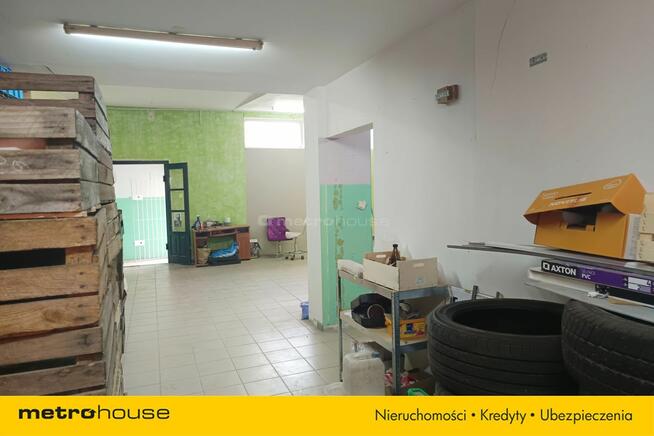 Pawilon handlowy z parkingiem w centrum Biskupca