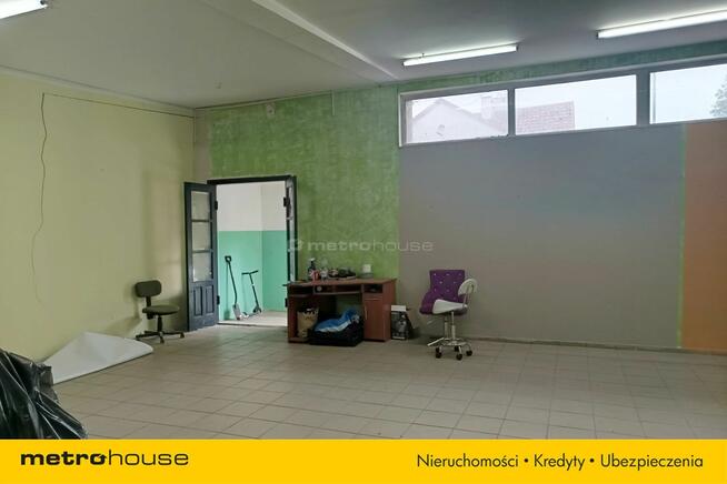 Pawilon handlowy z parkingiem w centrum Biskupca