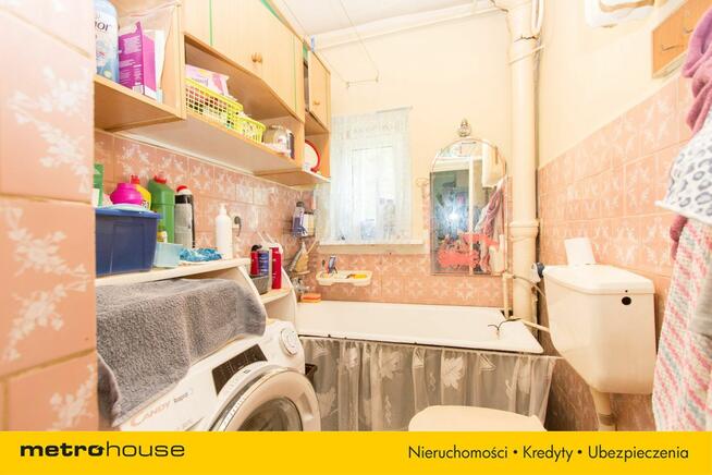 Dwupokojowe mieszkanie na drugim piętrze.