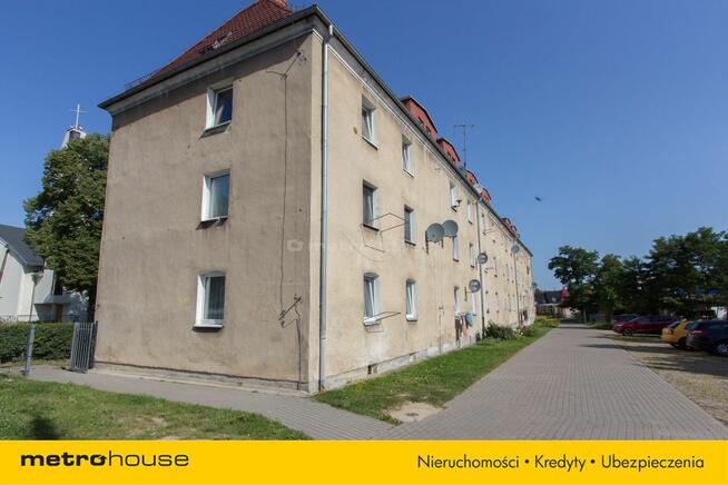 Dwupokojowe mieszkanie na drugim piętrze.