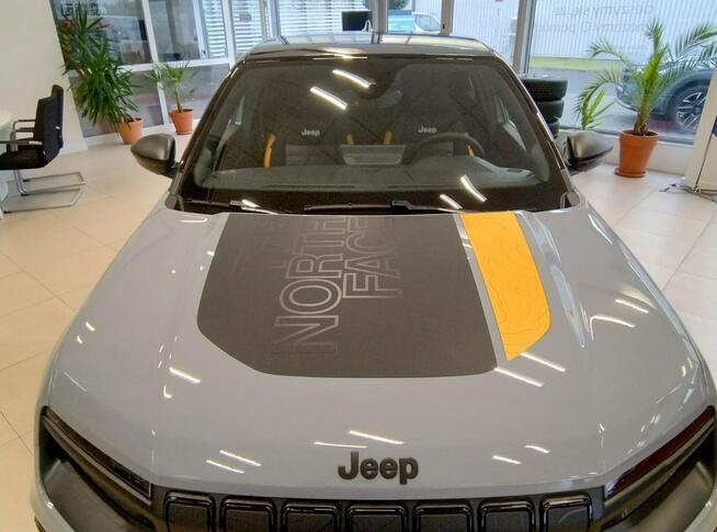 Jeep Avenger Limitowana wersja 4x4 The North Face + Panoramiczny dach