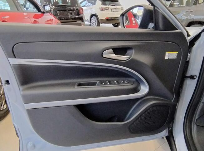 Jeep Avenger Limitowana wersja 4x4 The North Face + Panoramiczny dach