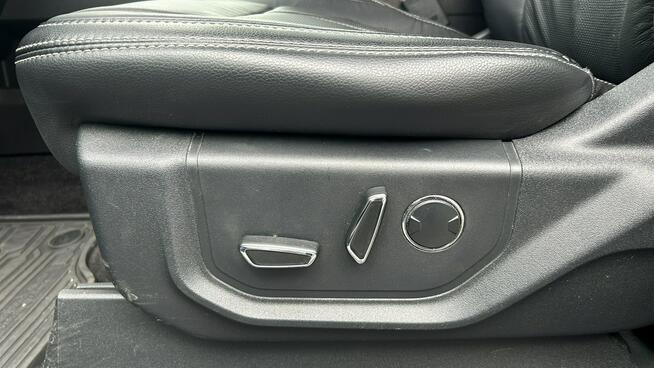 Ford F150 XLT 5.0 V8 395 KM Skóry El. fotele Kam cof. Podgrz fotele Czarny sufit