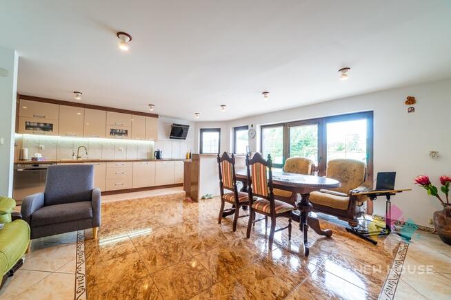 Nieruchomość pod działalność, duży utwardzony plac