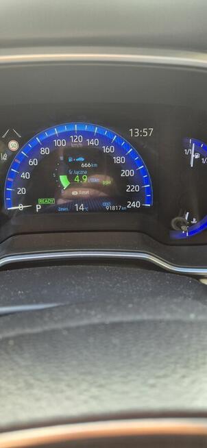 Sprzedam Toyota Corolla sedan hybryda